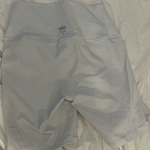 Alo 7” bike shorts
